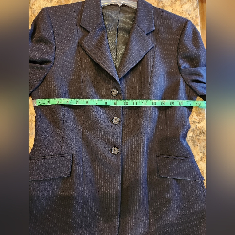 Women's R.J. Classic SEquestrian Showcoat Size R-10 - Picture 5 of 16